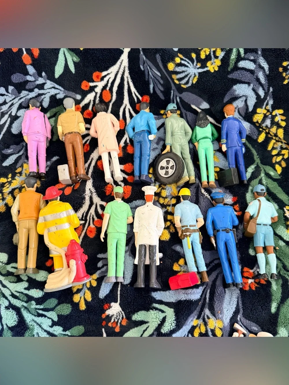 Set of 14 Kids Role Play Action Figures - Multicolor